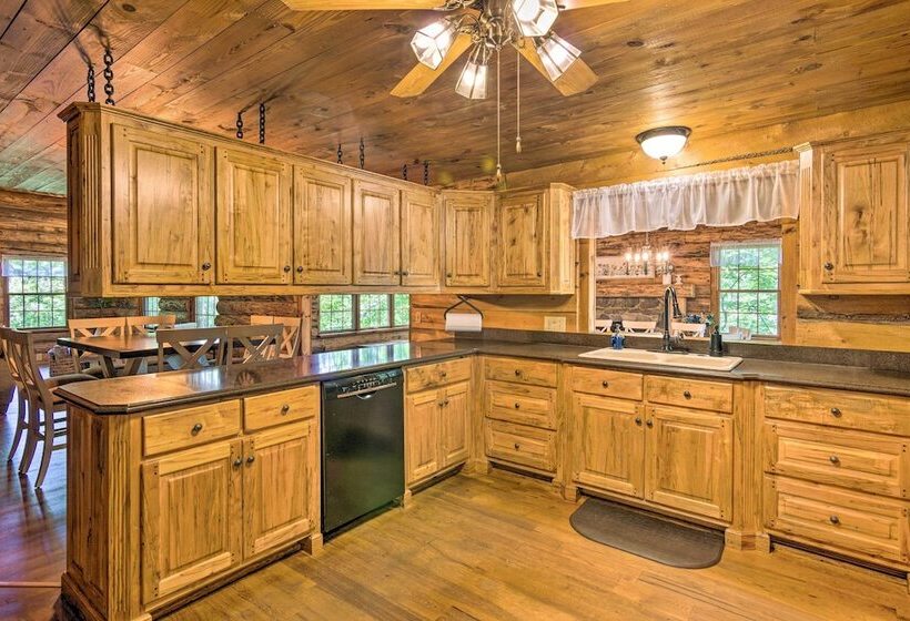Secluded Cabin W/ Spacious Kitchen & Dining Area!