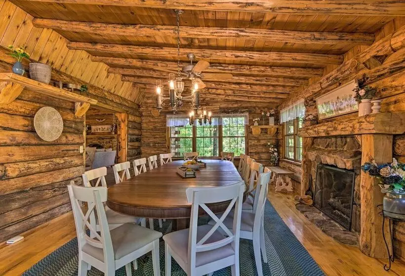 Secluded Cabin W/ Spacious Kitchen & Dining Area!