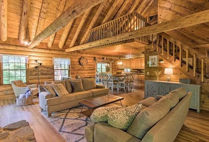 Secluded Cabin W/ Spacious Kitchen & Dining Area!