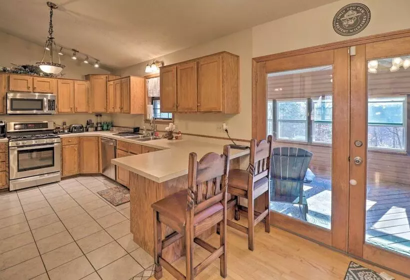 Secluded Marble Falls Family Home W/ Mtn Views!