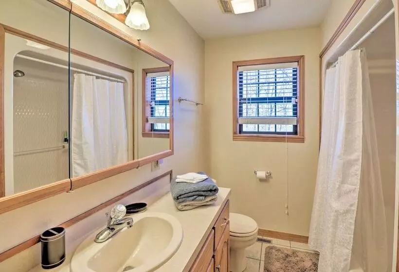 Secluded Marble Falls Family Home W/ Mtn Views!