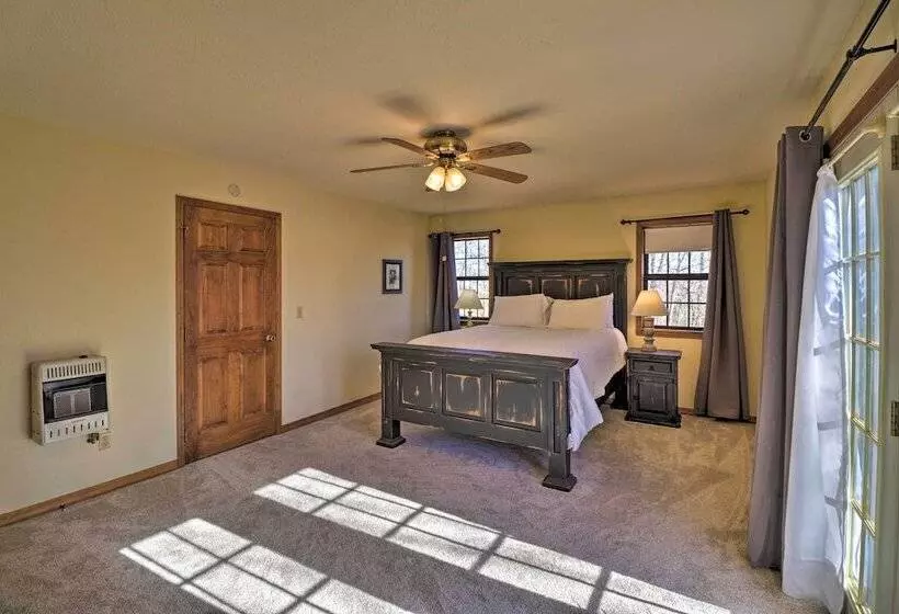 Secluded Marble Falls Family Home W/ Mtn Views!