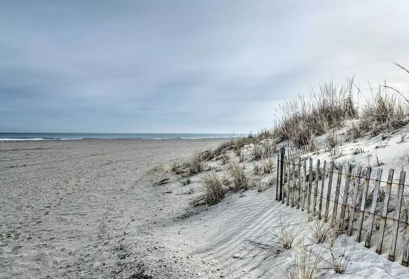 Spacious Avalon Beach House   2 Blocks To Water!