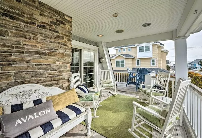 Spacious Avalon Beach House   2 Blocks To Water!