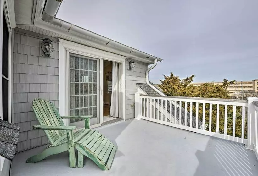 Spacious Avalon Beach House   2 Blocks To Water!