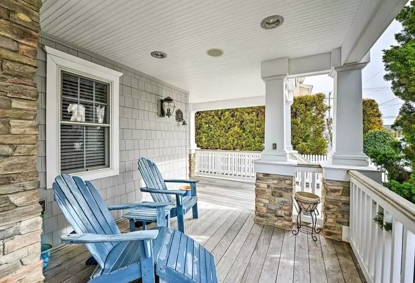 Spacious Avalon Beach House   2 Blocks To Water!