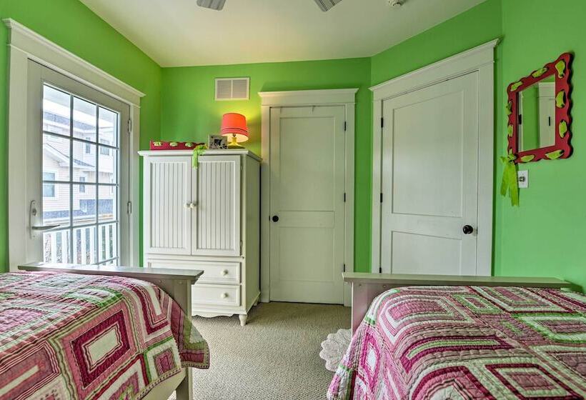 Spacious Avalon Beach House   2 Blocks To Water!