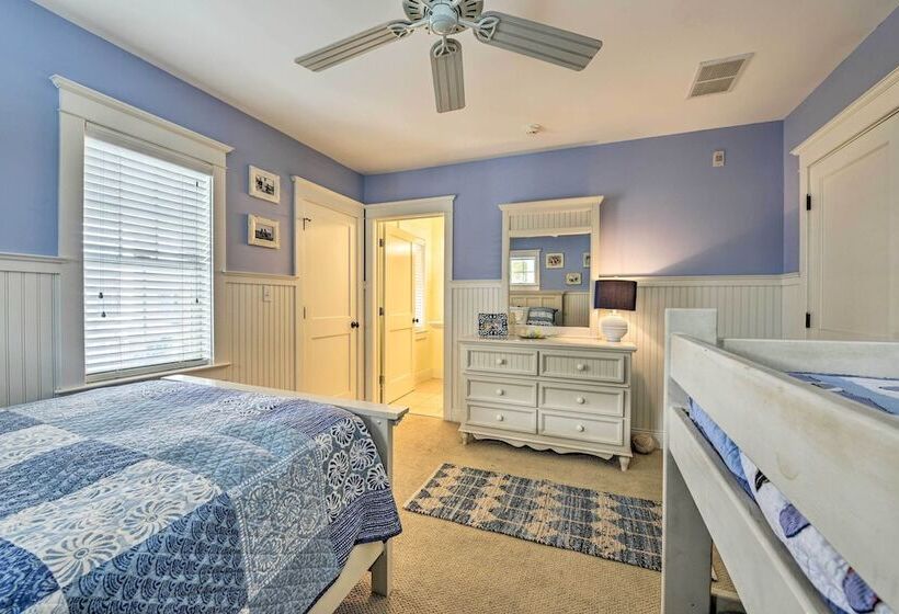 Spacious Avalon Beach House   2 Blocks To Water!