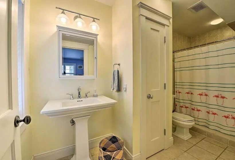 Spacious Avalon Beach House   2 Blocks To Water!