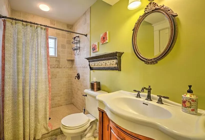 Spacious Avalon Beach House   2 Blocks To Water!