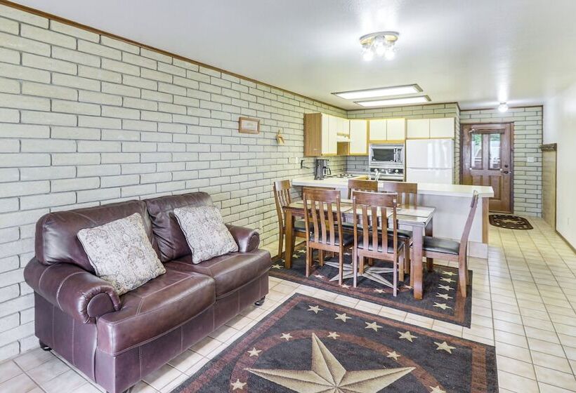 Flathead Lake Views: Scenic & Spacious Retreat!