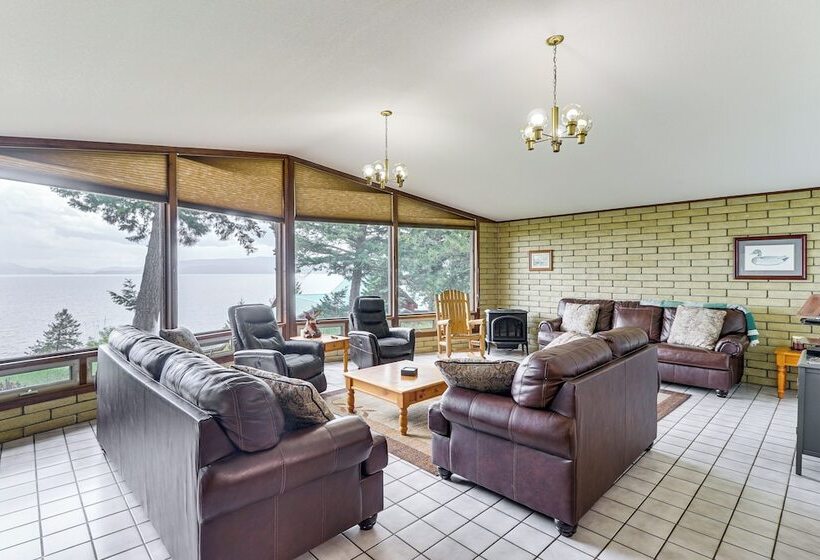 Flathead Lake Views: Scenic & Spacious Retreat!