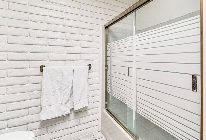 Flathead Lake Views: Scenic & Spacious Retreat!