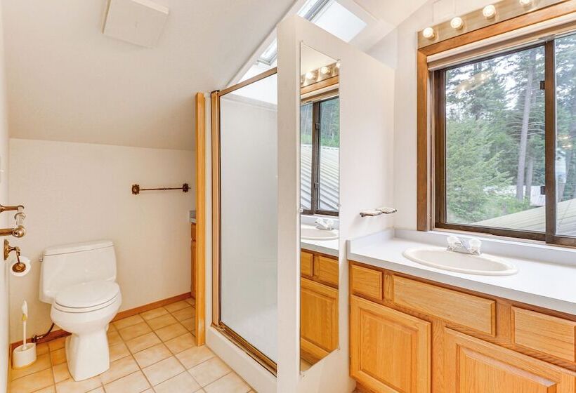 Flathead Lake Views: Scenic & Spacious Retreat!