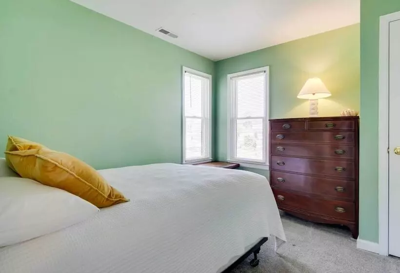 Walk To Beaches: Family Getaway In Bethany Beach!