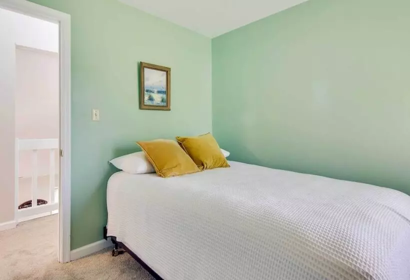 Walk To Beaches: Family Getaway In Bethany Beach!