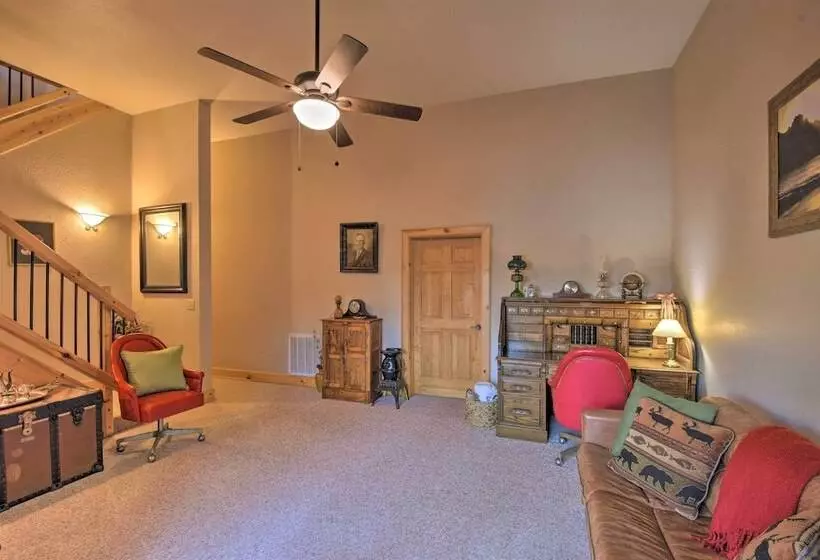 Spacious Lake Santeetlah Cottage W/ Lake Views!