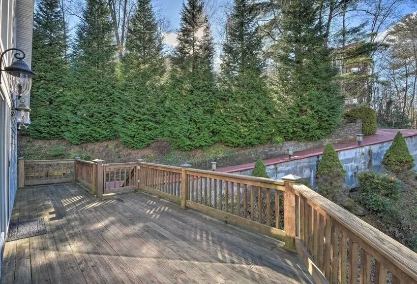 Spacious Lake Santeetlah Cottage W/ Lake Views!