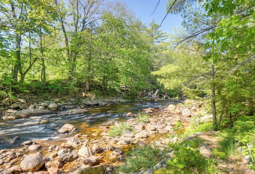 Spacious Home On Bear Camp River In Tamworth!