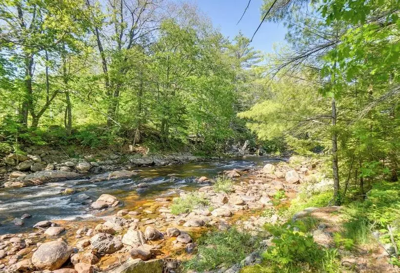 Spacious Home On Bear Camp River In Tamworth!