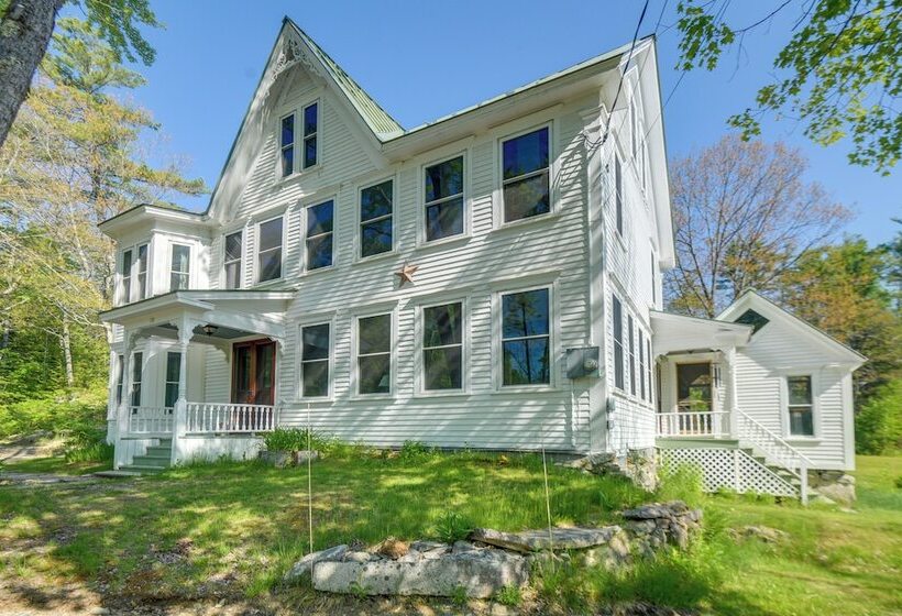 Spacious Home On Bear Camp River In Tamworth!