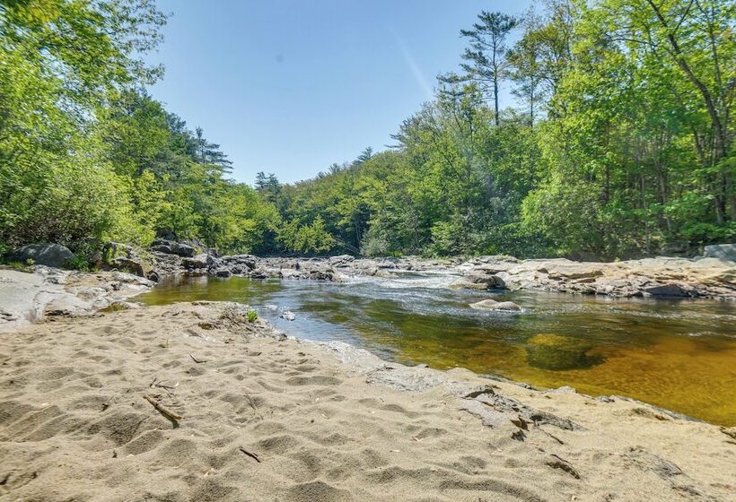 Spacious Home On Bear Camp River In Tamworth!