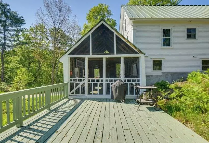 Spacious Home On Bear Camp River In Tamworth!