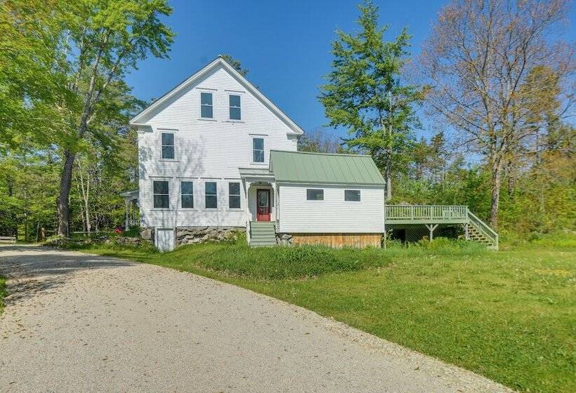 Spacious Home On Bear Camp River In Tamworth!