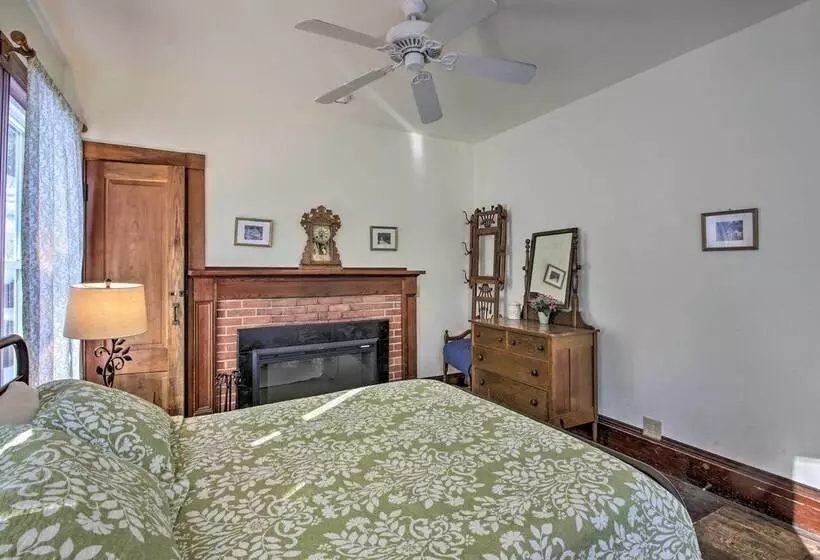 Spacious Home On Bear Camp River In Tamworth!