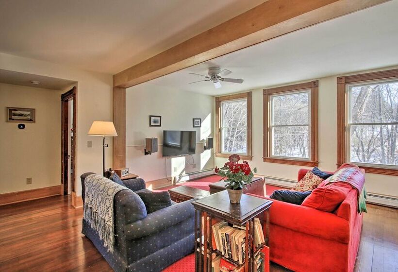 Spacious Home On Bear Camp River In Tamworth!