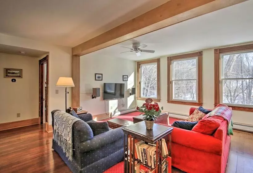 Spacious Home On Bear Camp River In Tamworth!