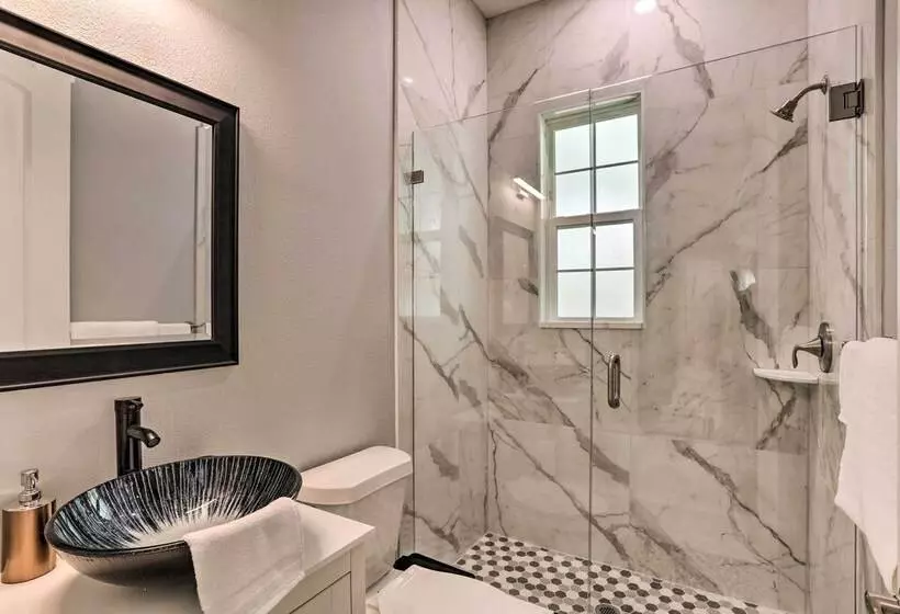 St Pete Escape W/ Patio & Yard: 6 Mi To Beach