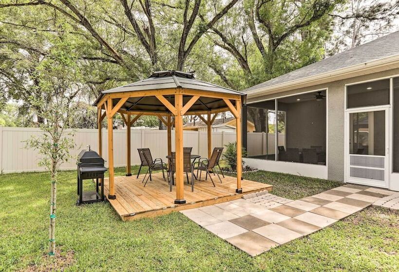 St Pete Escape W/ Patio & Yard: 6 Mi To Beach