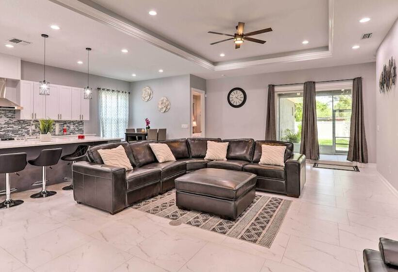 St Pete Escape W/ Patio & Yard: 6 Mi To Beach