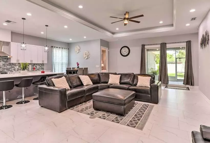 St Pete Escape W/ Patio & Yard: 6 Mi To Beach