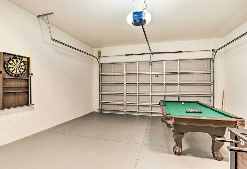 St Pete Escape W/ Patio & Yard: 6 Mi To Beach