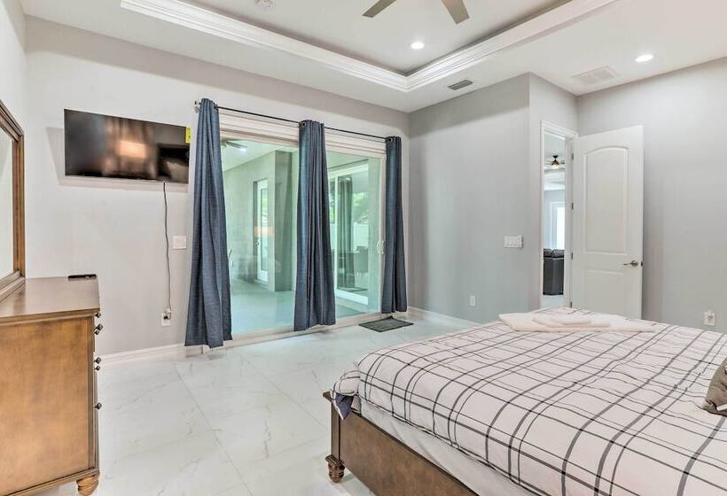 St Pete Escape W/ Patio & Yard: 6 Mi To Beach