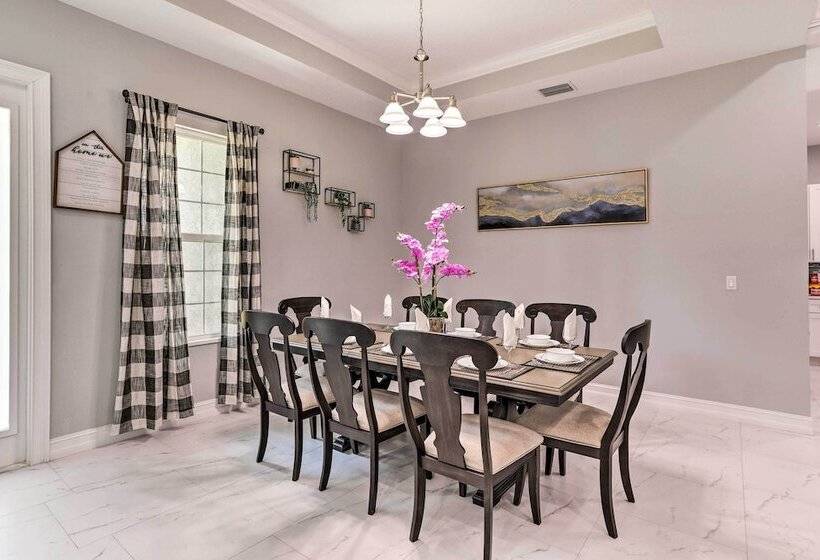 St Pete Escape W/ Patio & Yard: 6 Mi To Beach