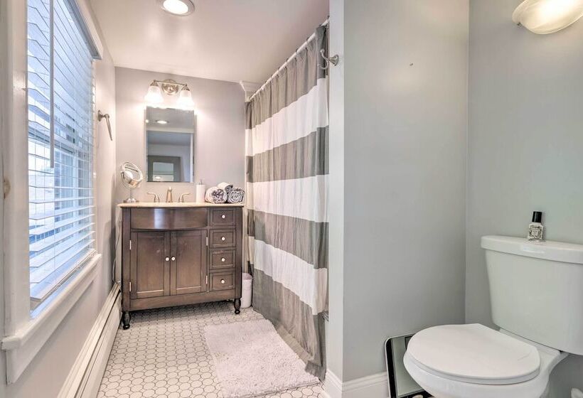 Waterfront North Beach Home ~ 2 Mi To Beach!