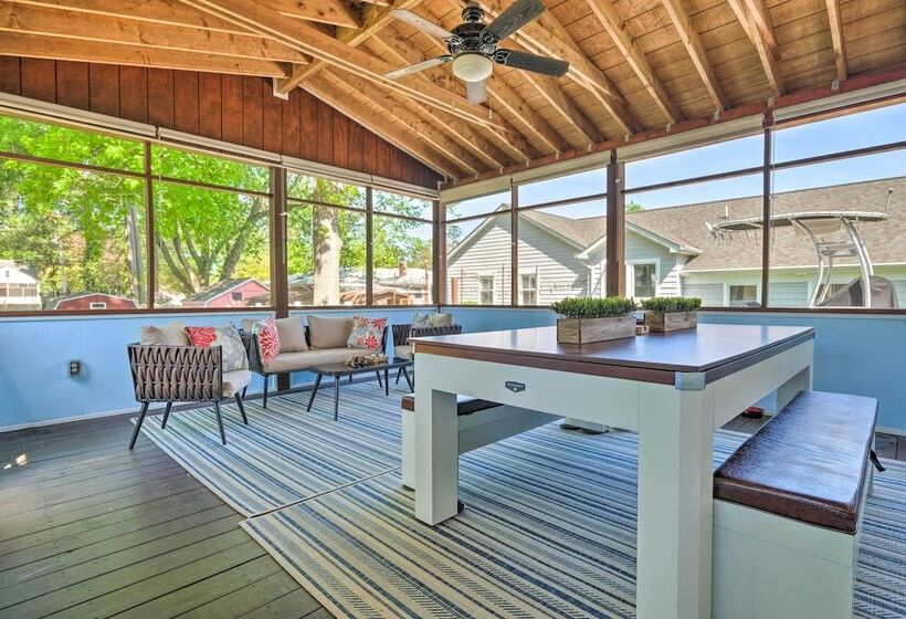 Waterfront North Beach Home ~ 2 Mi To Beach!