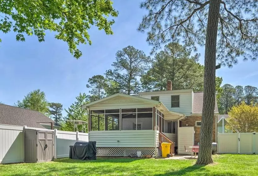 Waterfront North Beach Home ~ 2 Mi To Beach!