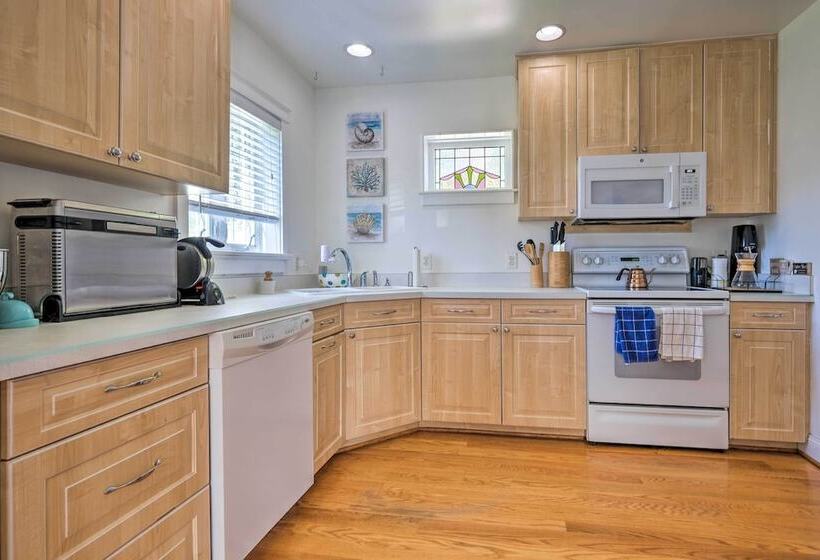 Waterfront North Beach Home ~ 2 Mi To Beach!