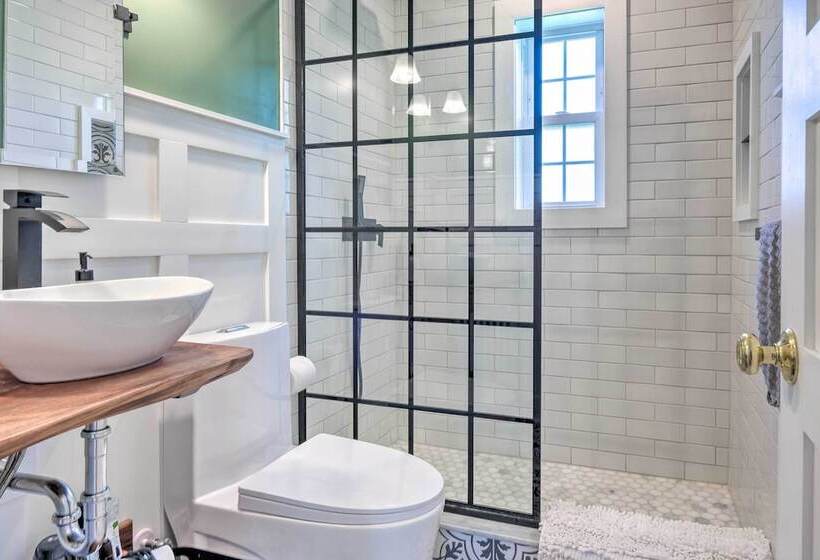 Waterfront North Beach Home ~ 2 Mi To Beach!