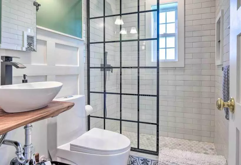 Waterfront North Beach Home ~ 2 Mi To Beach!