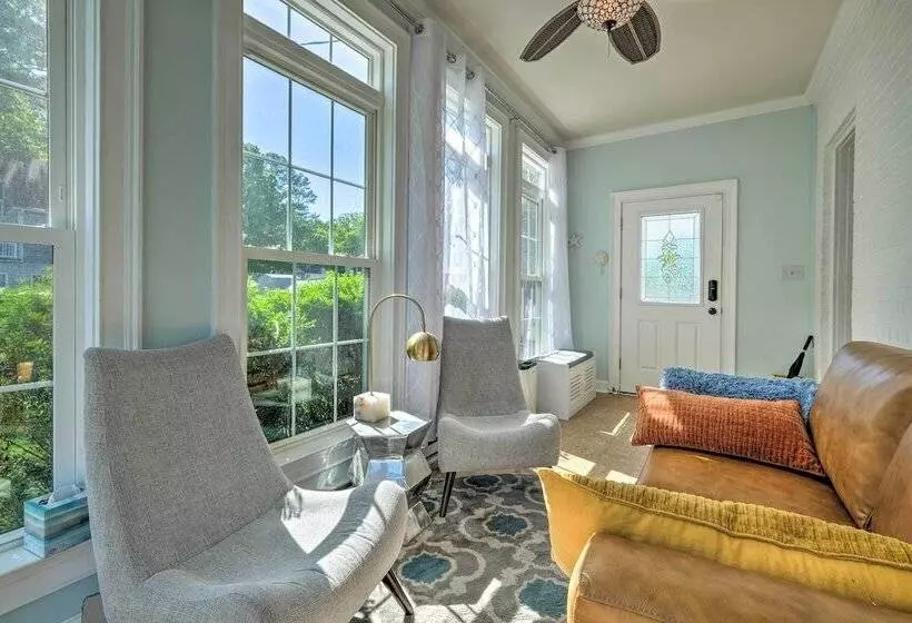 Waterfront North Beach Home ~ 2 Mi To Beach!