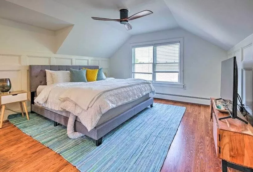 Waterfront North Beach Home ~ 2 Mi To Beach!