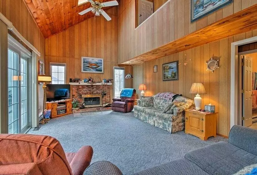 Near Hiking & Skiing: Home In Wilmington!