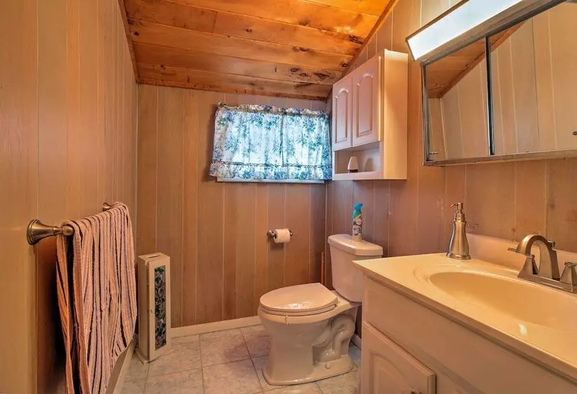 Near Hiking & Skiing: Home In Wilmington!