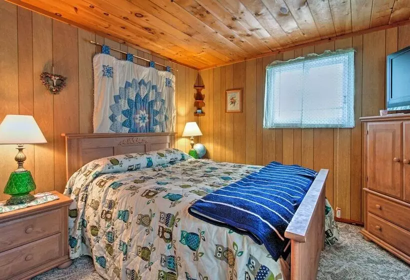 Near Hiking & Skiing: Home In Wilmington!