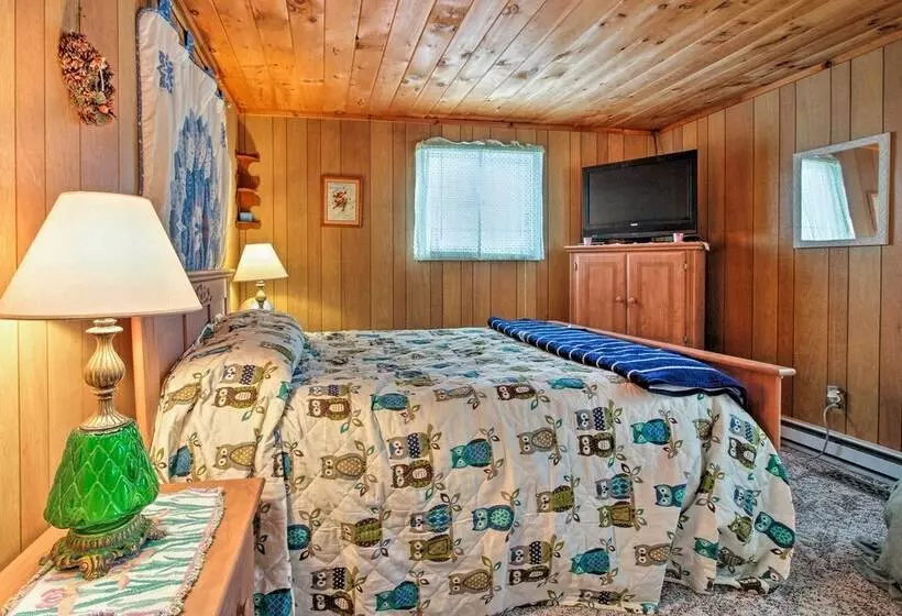 Near Hiking & Skiing: Home In Wilmington!